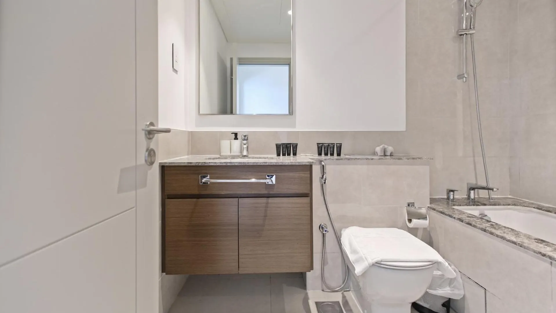 Luxury Stay At Forte Emaar - 5 Min Walk To Burj Dubai Appartamento